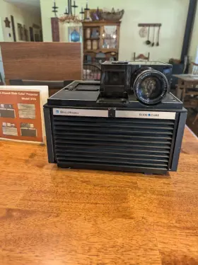 9770 Bell And Howell Vintage Slide Cube Projector With Cover-model - Working