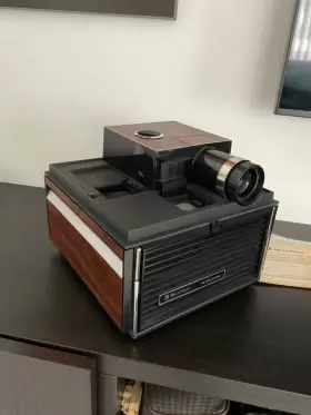 989b Bell And Howell Vintage Slide Cube Projector