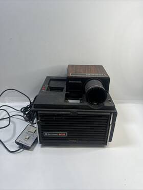 Bell And Howell Af72 Slide Cube System Ii Auto Focus - Needs Bulb Tested Works