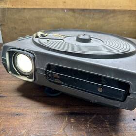 Keystone G18913 Vtg Slide Projector With 1 Tray 115-125 Volts Self Storing Cord