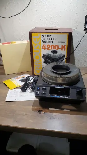 4200-k Kodak Near Mint Carousel Slide Projector With Remote Tray And Manual In Box