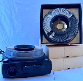 Kodak 760hk Carousel Auto-focus Slide Projector - Five Carousels Included