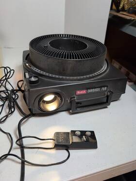 Kodak 781266175656 Vintage 750 Carousel Projector With Box No Manual And 1 Tray Remote