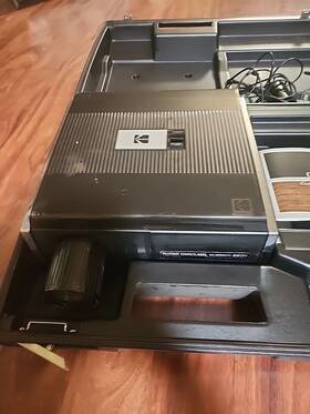Kodak 860h Carousel Custom Slide Projector With Case Not Tested