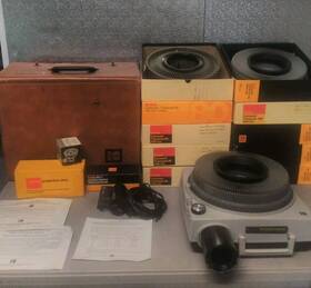 Kodak Af-23 Ektagraphic Af-3 Slide Projector With 10 Trays And A Zoom Lens Good