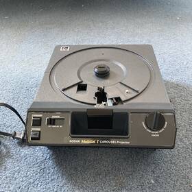 Kodak Kp-82641 Medalist I Carousel Slide Projector With Lens Remote Light Bulb - Works