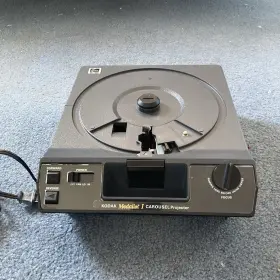 Kp-82641 Kodak Medalist I Carousel Slide Projector With Lens Remote Light Bulb - Works