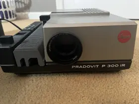 P300 Leica Projector With Origional Case