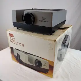 983001 Sears Quartz Portable Slide Projector With Original Box And Remote