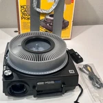 Kodak Carousel 760HK Auto-focus Slide Projector Ektanar 102MM F2.8 Lens Tray Used. Price: $134.99.